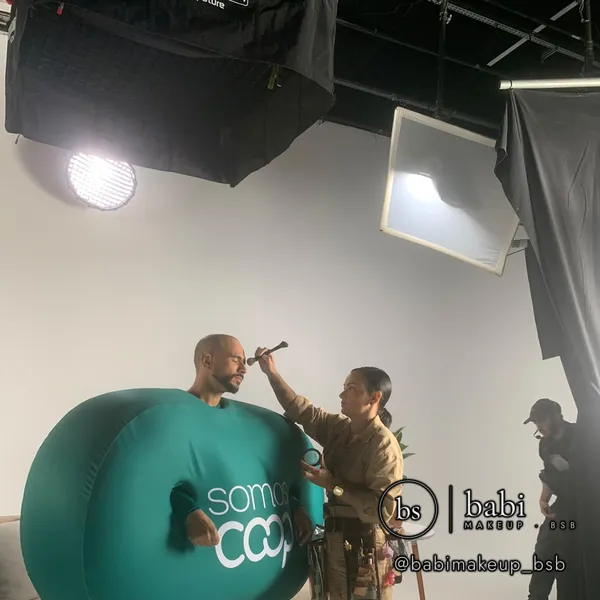 Bastidores de campanha publicitária em estúdio